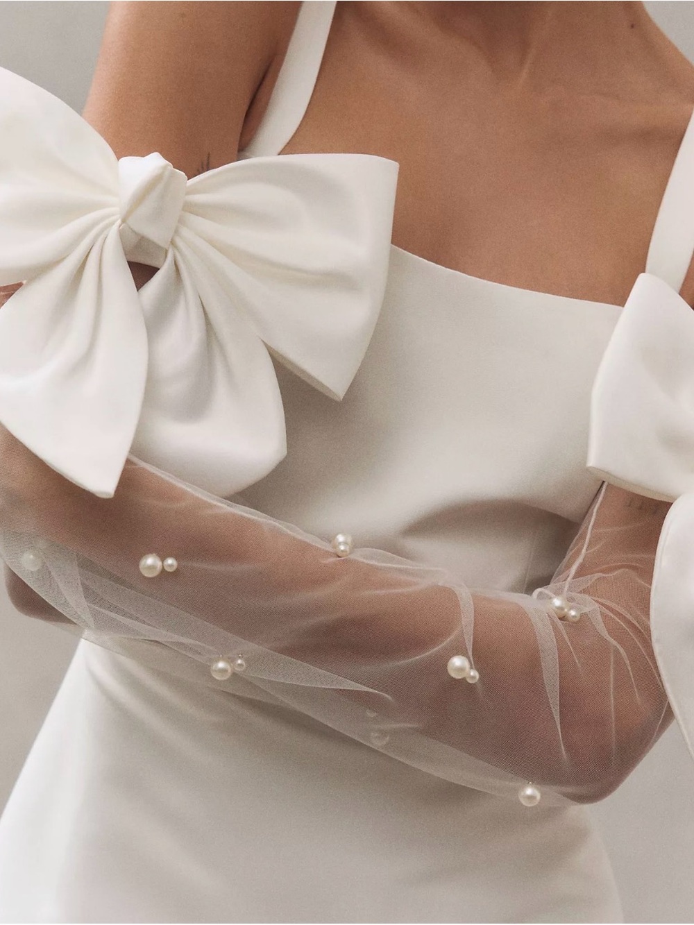Anthropologie High Heel Jungle Big Bow Gloves - Pearl Tulle - White - NWT